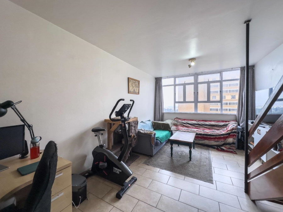 2 Bedroom Property for Sale in Loevenstein Western Cape